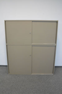 Lista Office Storage Schiebetür-Aktenschrank für 5 Ordner-Reihen 1600mm breit - mit Schlüssel - Metall - Oliv