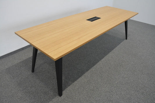 Haworth Connect Sitzungstisch fixe Höhe von 745mm - 2600x900mm - Spanplatte Eichenfurnier