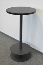 Laden Sie das Bild in den Galerie-Viewer, Aermo Modell 4413 Bistrostehtisch fixe Höhe von 1100 - 600mm Durchmesser - Spanplatte - Anthrazit