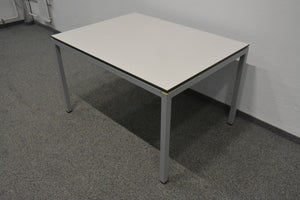 Ergodata Line Desk Sitzungstisch fixe Höhe von 720 mm - 1200x900mm - Vollkern HPL Platte - Silbergrau/Schwarz