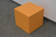 Laden Sie das Bild in den Galerie-Viewer, Hey Sign QUART KID Hocker by Memox - Kunststoff - Orange