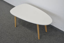 Laden Sie das Bild in den Galerie-Viewer, Top Design Tropfen Lounge-Table fixe Höhe von 456mm - 1025x547mm - Spanplatte - Weiss