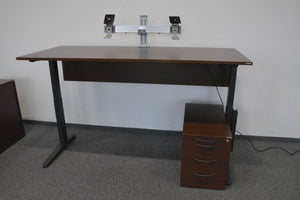 Steelcase Komplettbüro mit Sitz-Steh-Schreibtisch + Roll-Korpus + Schiebetürschrank - Spanplatte - Nussbaumdekor