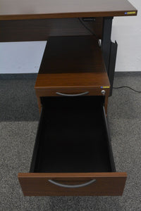 Steelcase Komplettbüro mit Sitz-Steh-Schreibtisch + Roll-Korpus + Schiebetürschrank - Spanplatte - Nussbaumdekor