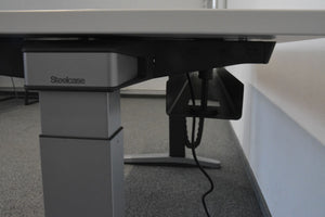 Steelcase Ology Sitz-Steh Schreibtisch elektrisch höhenverstellbar von 690-1180mm - 1600x800mm - Spanplatte - Lichtgrau Hell