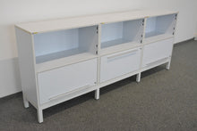 Laden Sie das Bild in den Galerie-Viewer, Sitag MCS Sideboard Modul mit Schlüssel - 2400mm breit - Spanplatte Weiss