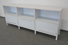 Laden Sie das Bild in den Galerie-Viewer, Sitag MCS Sideboard Modul mit Schlüssel - 2400mm breit - Spanplatte Weiss