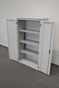 Lista Office Storage Flügeltür-Aktenschrank für 4 Ordner-Reihen 800mm breit - mit Schlüssel - Metall - Weiss