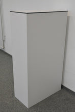 Laden Sie das Bild in den Galerie-Viewer, Lista Office Storage Flügeltür-Aktenschrank für 4 Ordner-Reihen 800mm breit - mit Schlüssel - Metall - Weiss