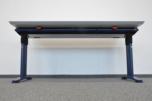 Ergodata System Desk Schreibtisch mechanisch höhenverstellbar von 685-785mm - 1600x900mm - MDF - Lichtgrau Hell